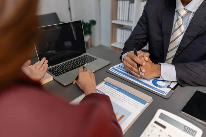 Faut-il un comptable à Dubaï ? Ce que la loi vous oblige à tenir